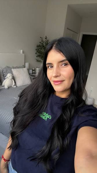 María R.